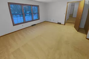 8906 138th Street Ct, Apple Valley, MN 55124 - Photo 18