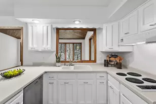 2404 Hayes Ct, Burnsville, MN 55337 - Photo 6