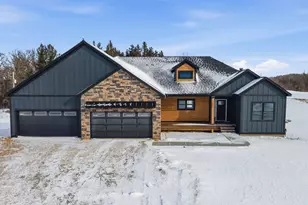 906 Acorn Ct, Kinnickinnic Twp, WI 54016 - Photo 8