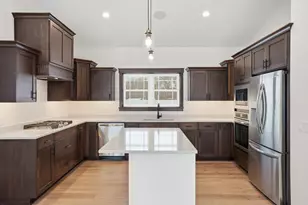 906 Acorn Ct, Kinnickinnic Twp, WI 54016 - Photo 24