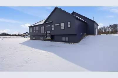 906 Acorn Court, Kinnickinnic Twp, WI 54016 - Photo 4