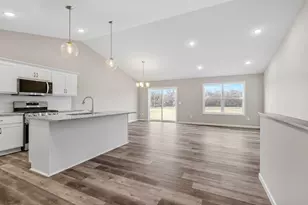 4724 5th St NE, Saint Cloud, MN 56304 - Photo 4