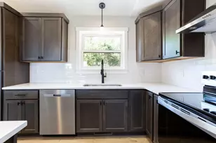 949 Riverdale Ct, Somerset, WI 54025 - Photo 8