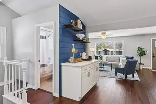 1504 Traymore Rd, Hopkins, MN 55305 - Photo 12