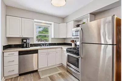 2031 Hampshire Avenue S, Saint Louis Park, MN 55426 - Photo 6