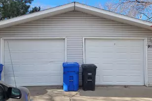 914-916 32nd Street N, Fargo, ND 58102 - Photo 2