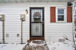 842 Woodgate Dr, Vadnais Heights, MN 55127 - Photo 2