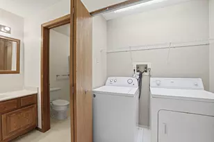 10441 Greenbrier Rd, Minnetonka, MN 55305 - Photo 8