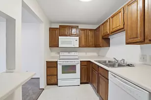 10441 Greenbrier Rd, Minnetonka, MN 55305 - Photo 6