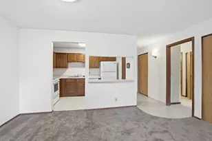 10441 Greenbrier Rd, Minnetonka, MN 55305 - Photo 4