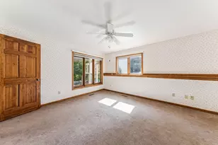 10752 Mt Curve Rd, Eden Prairie, MN 55347 - Photo 14