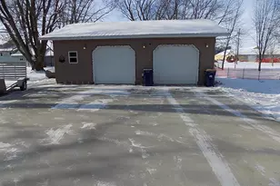 631 10th St, Lafayette, MN 56054 - Photo 2