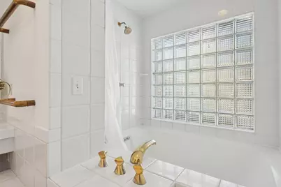 1721 Humboldt Avenue S, Minneapolis, MN 55403 - Photo 20
