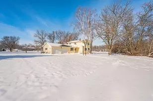 607 Sailor Street N, Blue Earth, MN 56013 - Photo 2