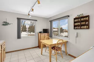 2328 Dorland Ct E, Maplewood, MN 55119 - Photo 10