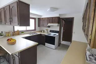 118 E Monroe Ave, Barron, WI 54812 - Photo 6