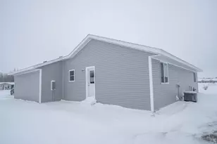 412 Russ Parta Dr, New York Mills, MN 56567 - Photo 4