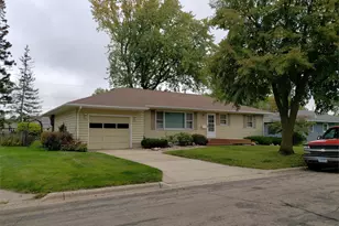 319 Glenn Rd, Albert Lea, MN 56007 - Photo 2