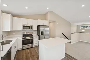 919 Brandenburg Ln, Waverly, MN 55390 - Photo 4