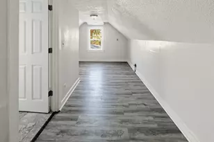 963 3rd St E, Saint Paul, MN 55106 - Photo 14