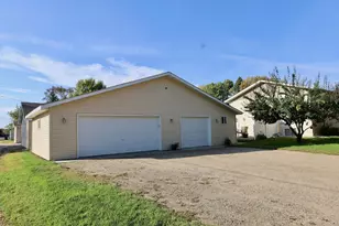 130 12th St N, Breckenridge, MN 56520 - Photo 2