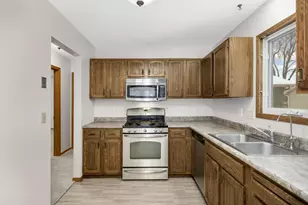 3558 Pilgrim Ln N, Plymouth, MN 55441 - Photo 12