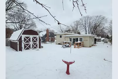 1207 10 1/2 Avenue NW, Rochester, MN 55901 - Photo 2