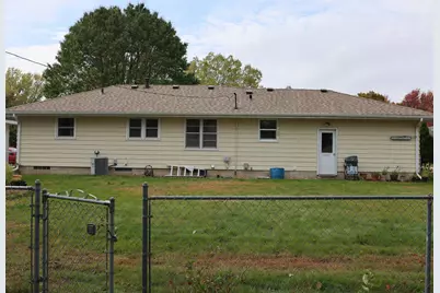 905 16th Street SW, Austin, MN 55912 - Photo 4