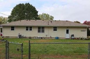 905 16th St SW, Austin, MN 55912 - Photo 4