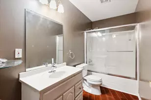 6913 Connelly Cir, Savage, MN 55378 - Photo 12