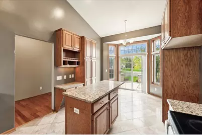 6913 Connelly Circle, Savage, MN 55378 - Photo 4