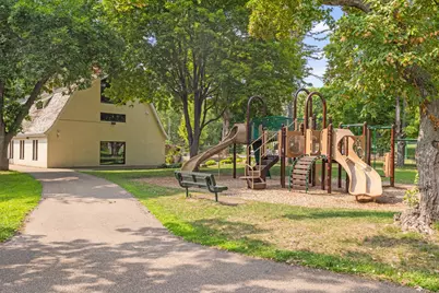 8944 Neill Lake Road #142B, Eden Prairie, MN 55347 - Photo 22