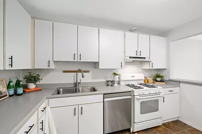 8944 Neill Lake Road #142B, Eden Prairie, MN 55347 - Photo 10