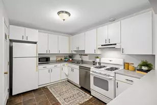 8944 Neill Lake Rd, Eden Prairie, MN 55347 - Photo 8