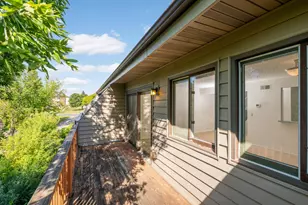 8944 Neill Lake Rd, Eden Prairie, MN 55347 - Photo 20