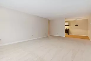 4009 Heritage Hills Dr, Bloomington, MN 55437 - Photo 10