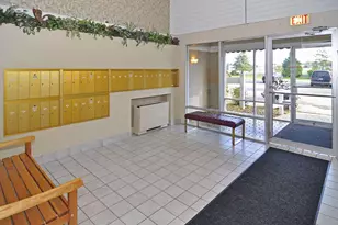 4009 Heritage Hills Dr, Bloomington, MN 55437 - Photo 24