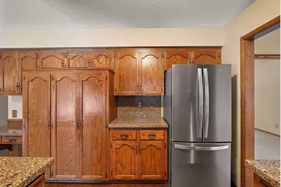 3221 Ensign Avenue N, New Hope, MN 55427 - Photo 8