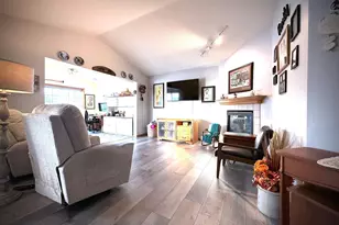 1907 Oak Tree Ln, Austin, MN 55912 - Photo 8