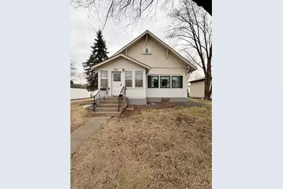 325 Central Avenue N, Milaca, MN 56353 - Photo 1