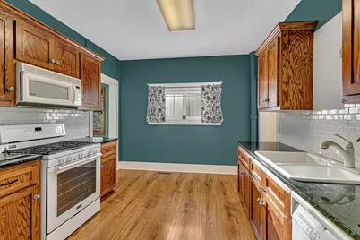 325 Central Avenue N, Milaca, MN 56353 - Photo 4