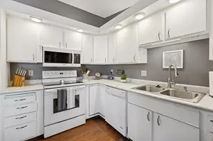 8148 Brandywine Pkwy, Brooklyn Park, MN 55444 - Photo 10