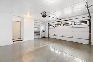 400 Oakland Pl NE, Austin, MN 55912 - Photo 32