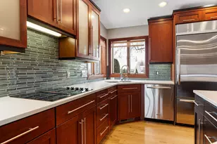 400 Oakland Pl NE, Austin, MN 55912 - Photo 2