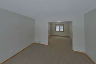 2303 Leyland Cir, Woodbury, MN 55125 - Photo 4