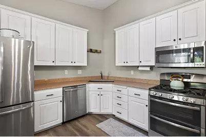 8945 Preserve Boulevard, Eden Prairie, MN 55347 - Photo 12