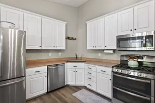 8945 Preserve Blvd, Eden Prairie, MN 55347 - Photo 12