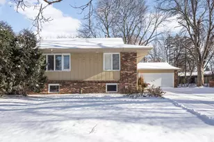 5315 Malibu Dr, Edina, MN 55436 - Photo 1