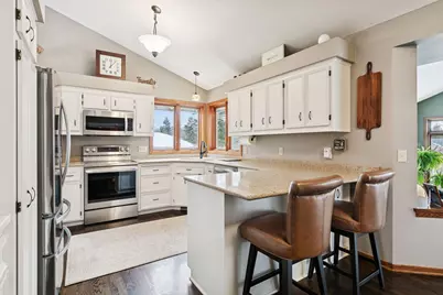 7024 135th Street W, Apple Valley, MN 55124 - Photo 4