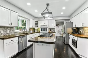 6170 Dallas Ln N, Plymouth, MN 55446 - Photo 10